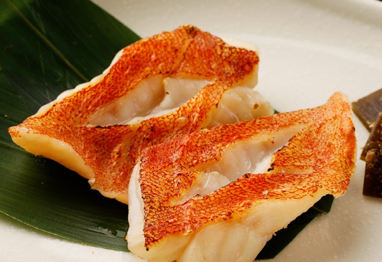 一品料理 食事 ハタ塩焼き 碧海 食通が通う大人の本格江戸前寿司 港区のおすすめグルメなら 旅色