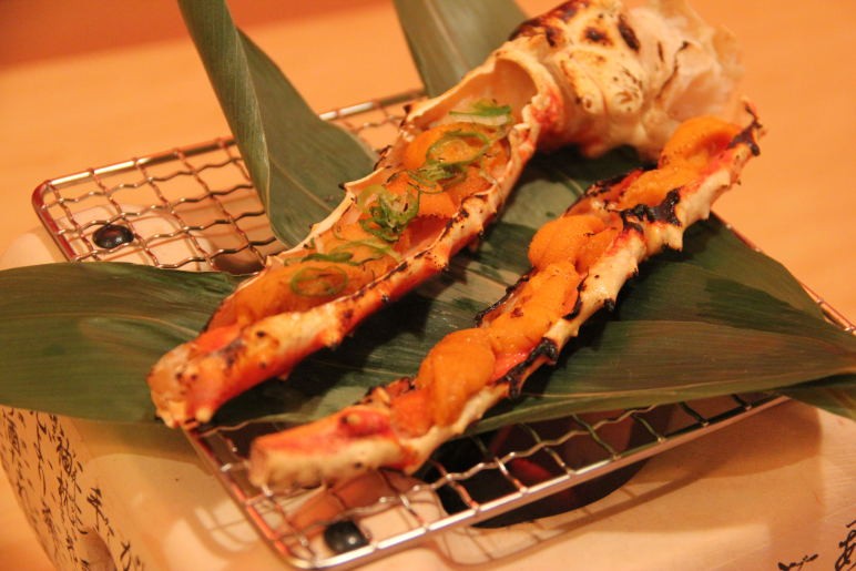 お料理 タラバ蟹の雲丹のせ 粋京 渋谷のおすすめグルメ 割烹 接待 旅色
