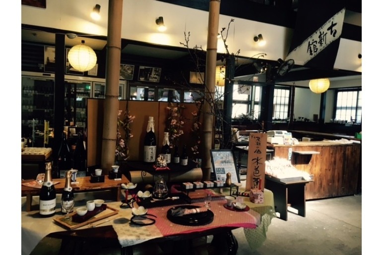 店内 季節ごとに飾りつけが変わるお洒落な館内 古新館 蔵カフェ 群馬県のおすすめグルメ 日本酒 カフェ 旅色