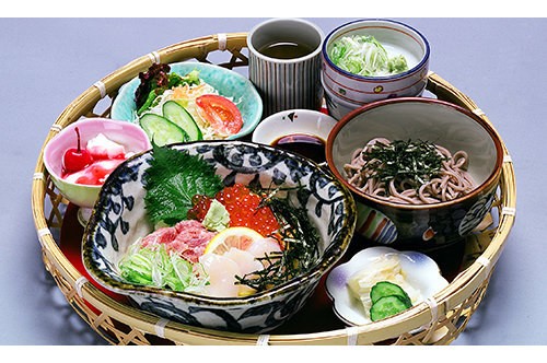 お食事 花かご海鮮丼 にしき家 加賀温泉駅すぐの人気食事処 加賀市のおすすめグルメなら 旅色