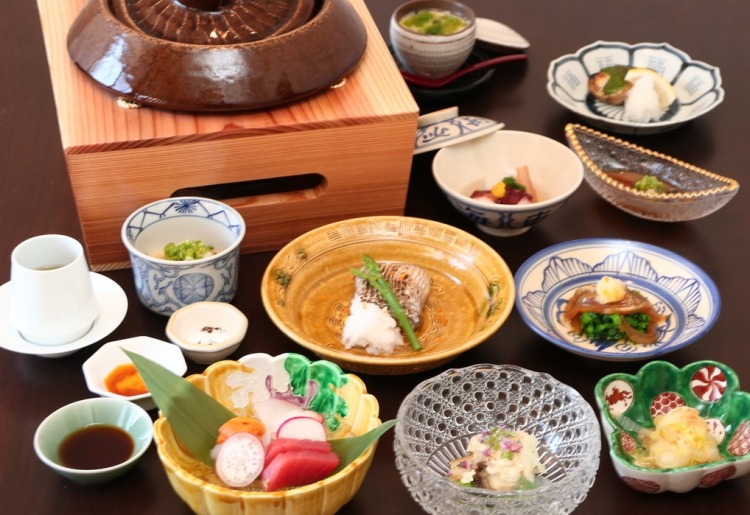 季節の日本料理会席 メイン黒毛和牛 季節の土鍋ご飯など全10品 料理や まつもとけんじ 熊本のおすすめグルメ 和食 会席料理 旅色