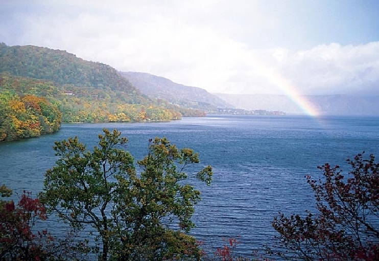 十和田湖 青森県 四季それぞれの景色を楽しんで 八戸 三沢 十和田のおすすめ観光 レジャースポットなら旅色